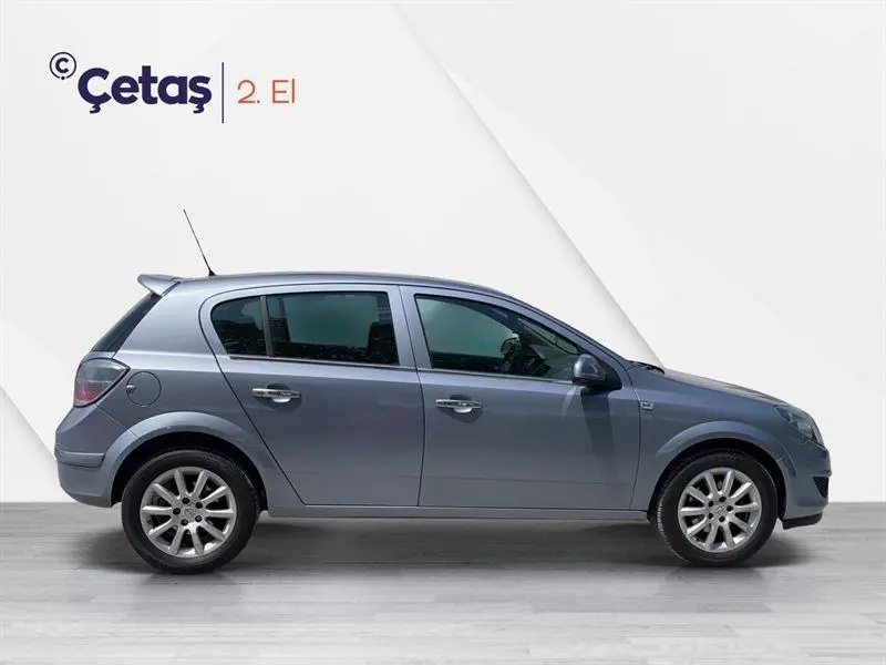 Opel Astra Astra 1.3 CDTI Essentia Easytronic 1