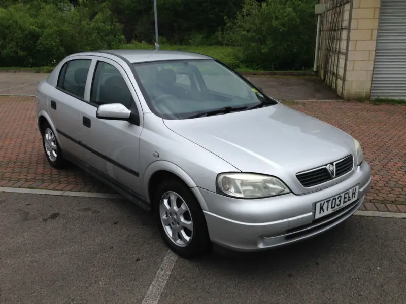 Opel Astra Astra 1.4 16V Club 3