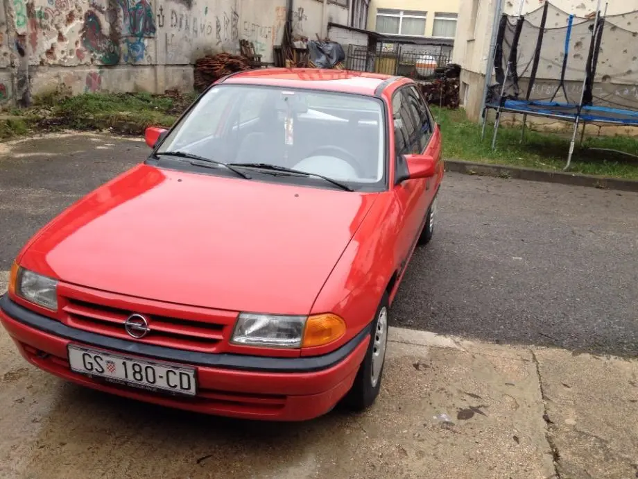 Opel Astra Astra 1.6 GL 4