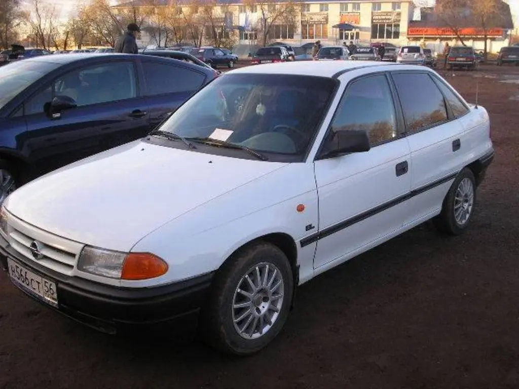 Opel Astra Astra 1.4 GL 4