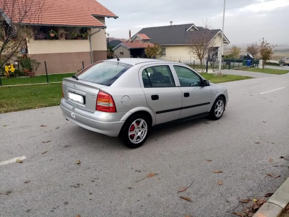 Opel Astra Astra 1.6 16V 6