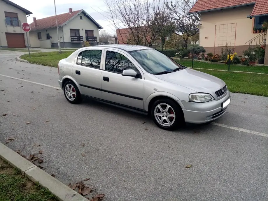 Opel Astra Astra 1.6 16V 5