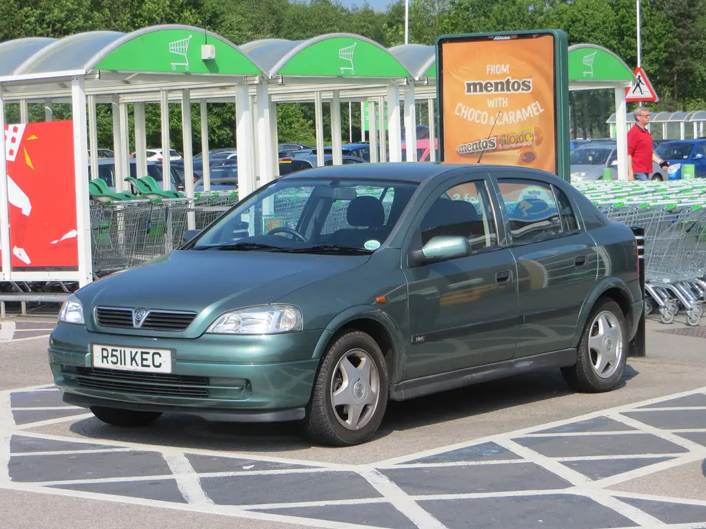 Opel Astra Astra 1.6 16V Club 2