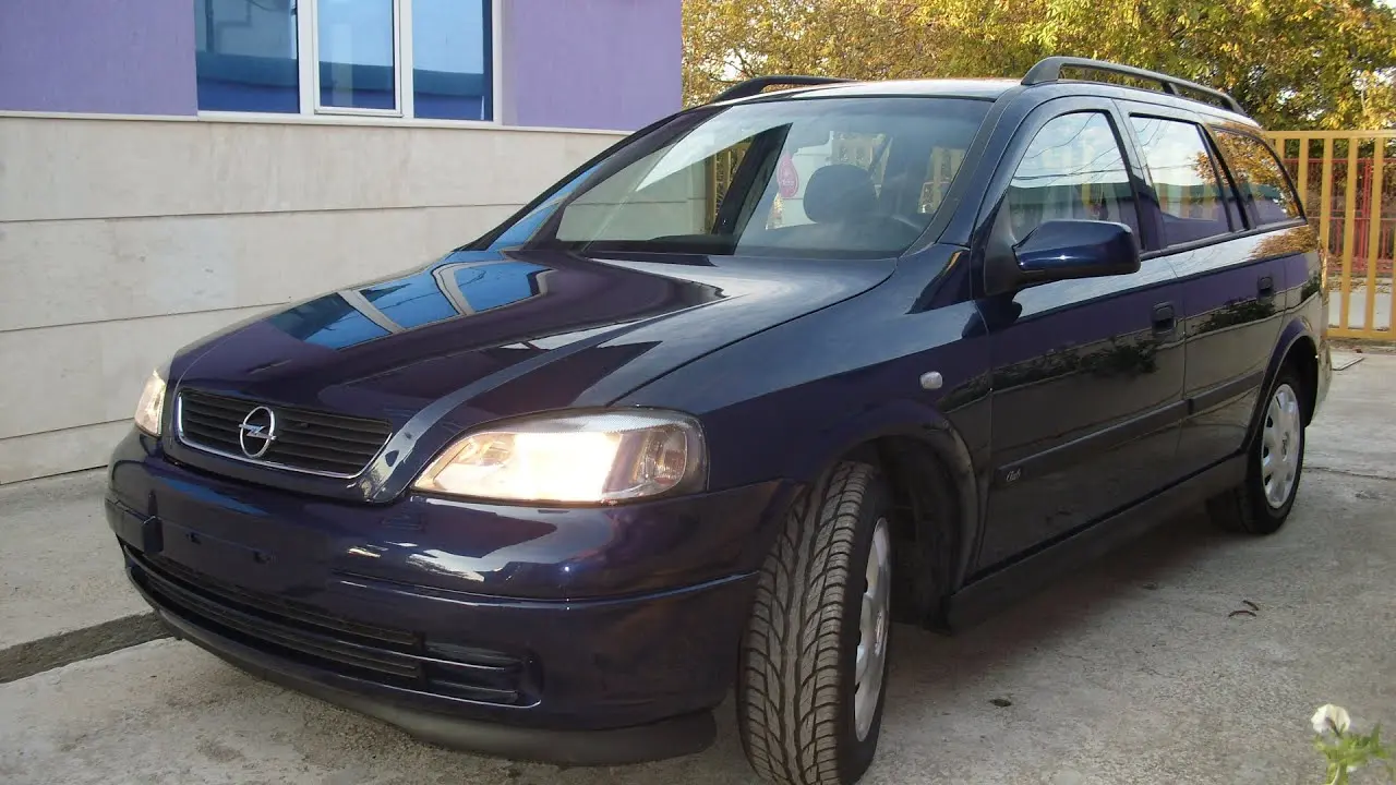 Opel Astra Astra 1.6 16V Club 5