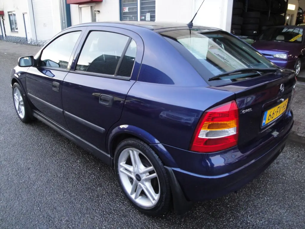 Opel Astra Astra 1.6 16V Elegance 2