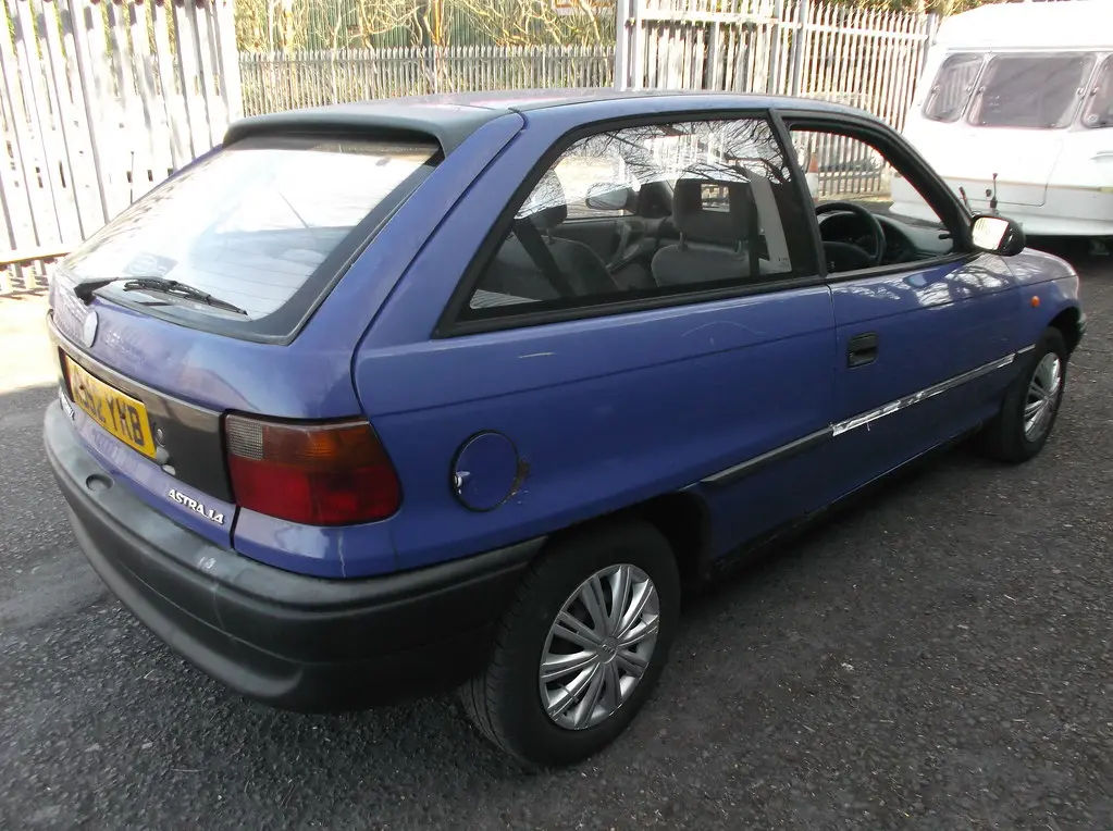 Opel Astra Astra 1.6 16V Merit 2