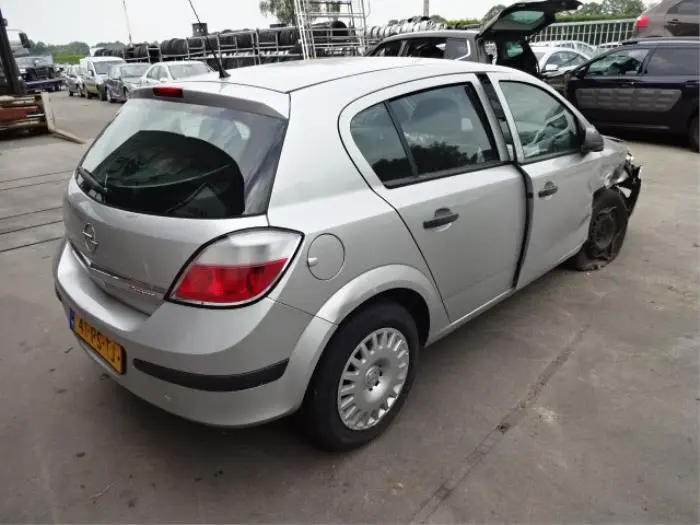 Opel Astra Astra 1.6 16V Twinport 5