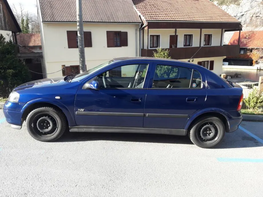Opel Astra Astra 1.6 16V Twinport Elegance 5