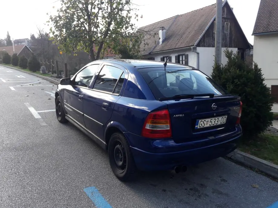 Opel Astra Astra 1.6 16V Twinport Elegance 6