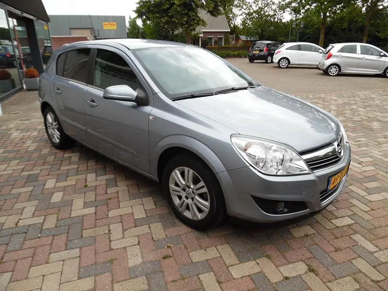 Opel Astra Astra 1.6 Cosmo Active Select 4