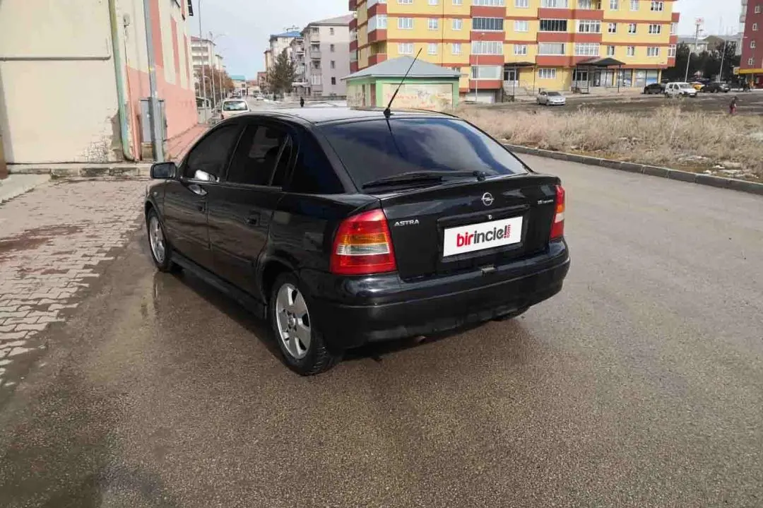 Opel Astra Astra 1.6 Elegance 2
