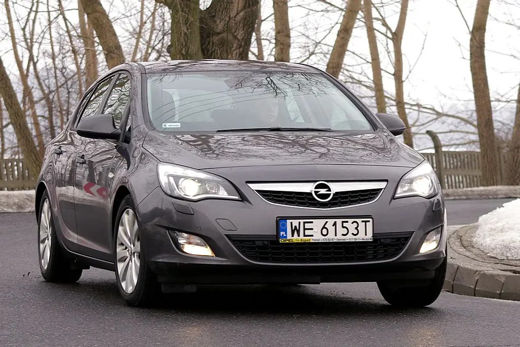 Opel Astra Astra 1.6 Enjoy Active Select 5