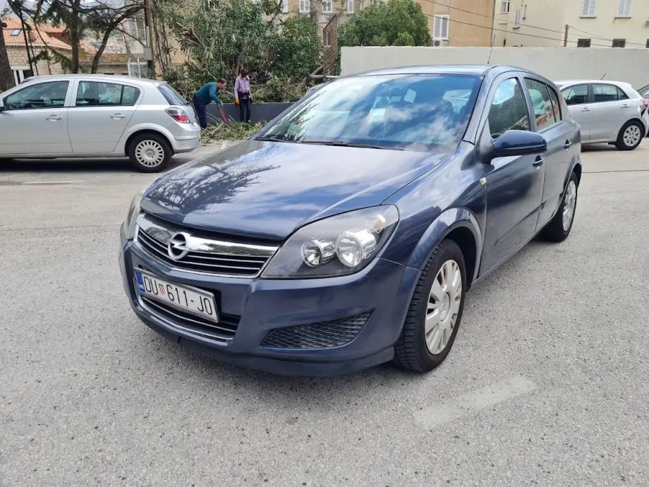 Opel Astra Astra 1.6 Essentia Easytronic 5