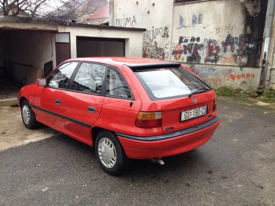 Opel Astra Astra 1.6 GL 2