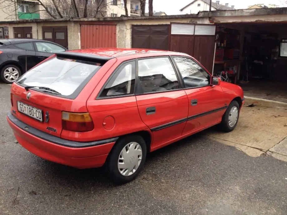Opel Astra Astra 1.6 GL 3
