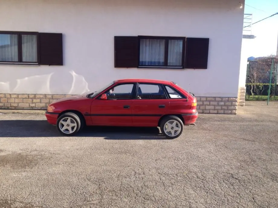 Opel Astra Astra 1.6 GL 5