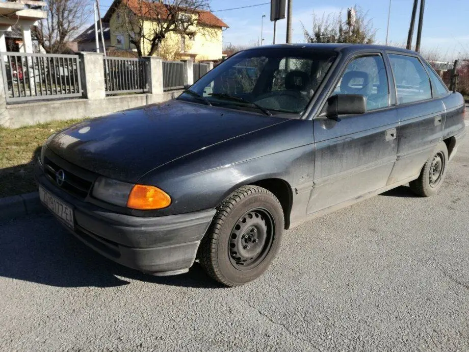 Opel Astra Astra 1.6 GL 2