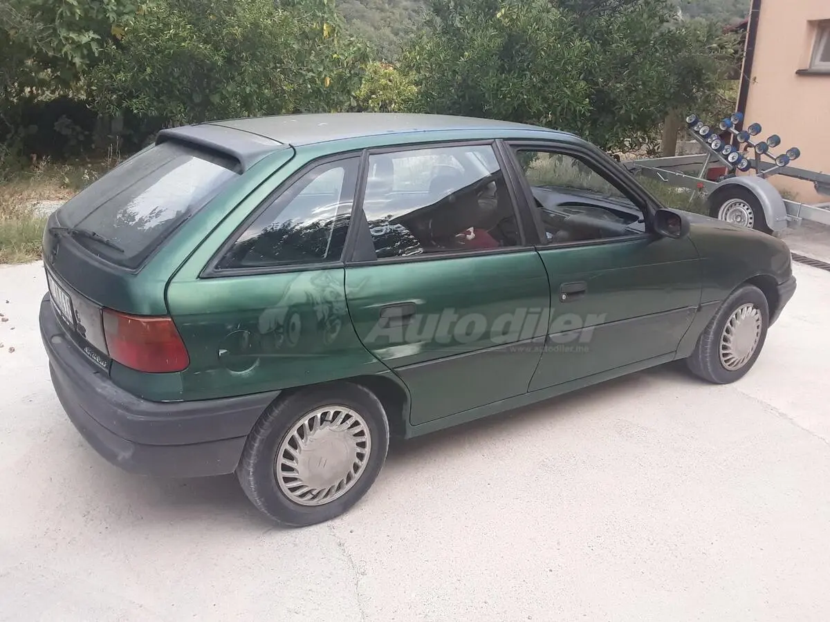 Opel Astra Astra 1.6 Sportive 6