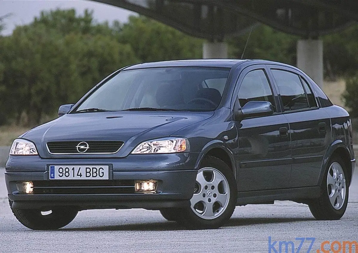 Opel Astra Astra Sedan 1.6 16V Elegance 6