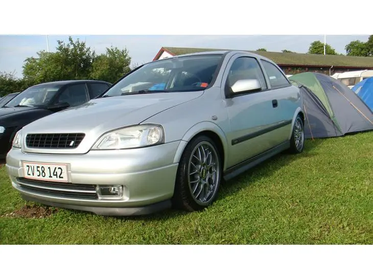 Opel Astra Astra 2.2 16V Sport 4