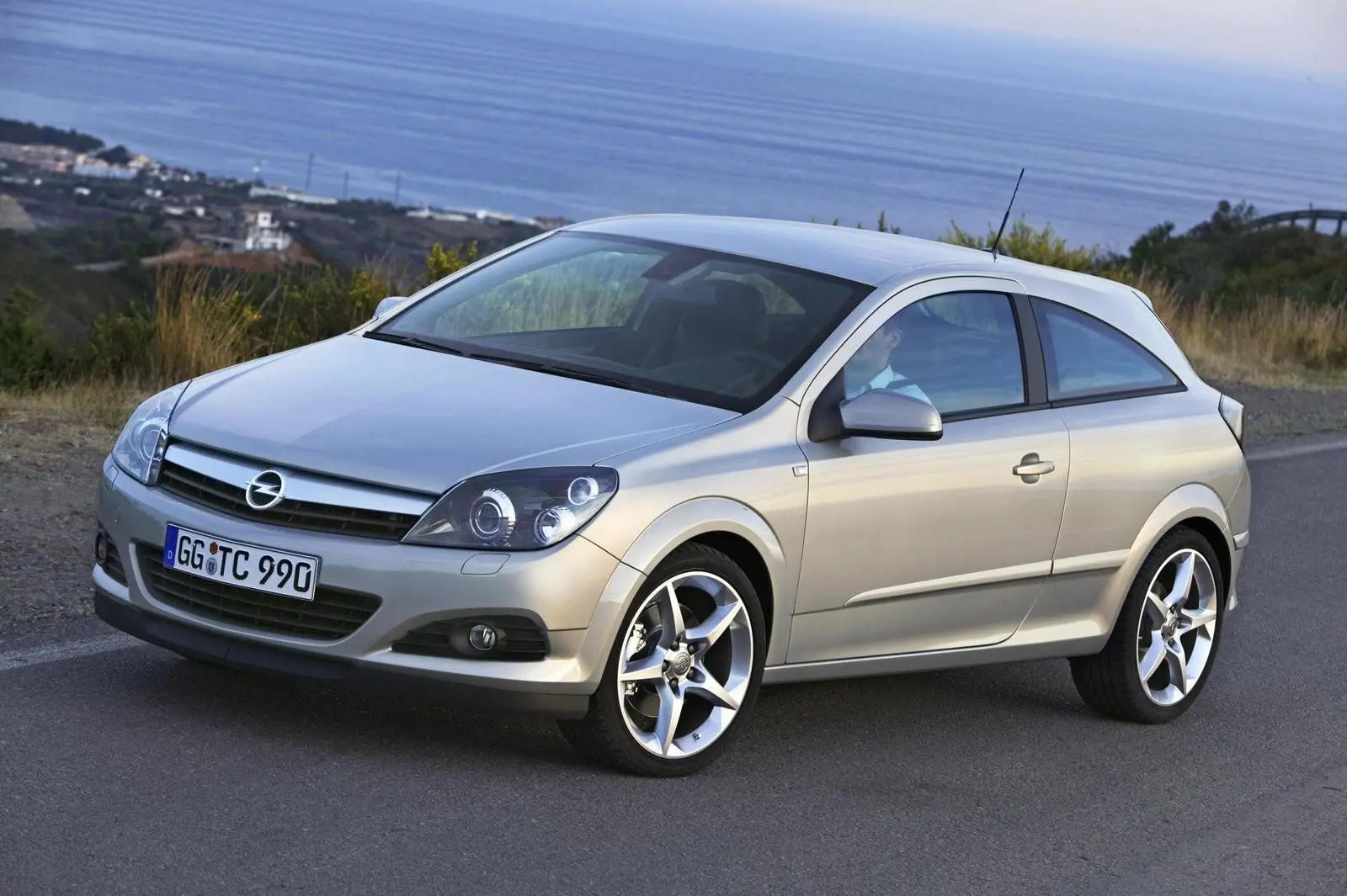 Opel Astra Astra GTC 2.0 OPC 0