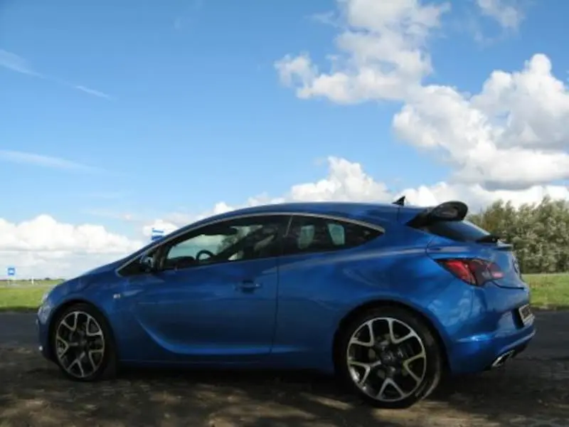 Opel Astra Astra GTC 2.0 Turbo Start&Stop OPC 1