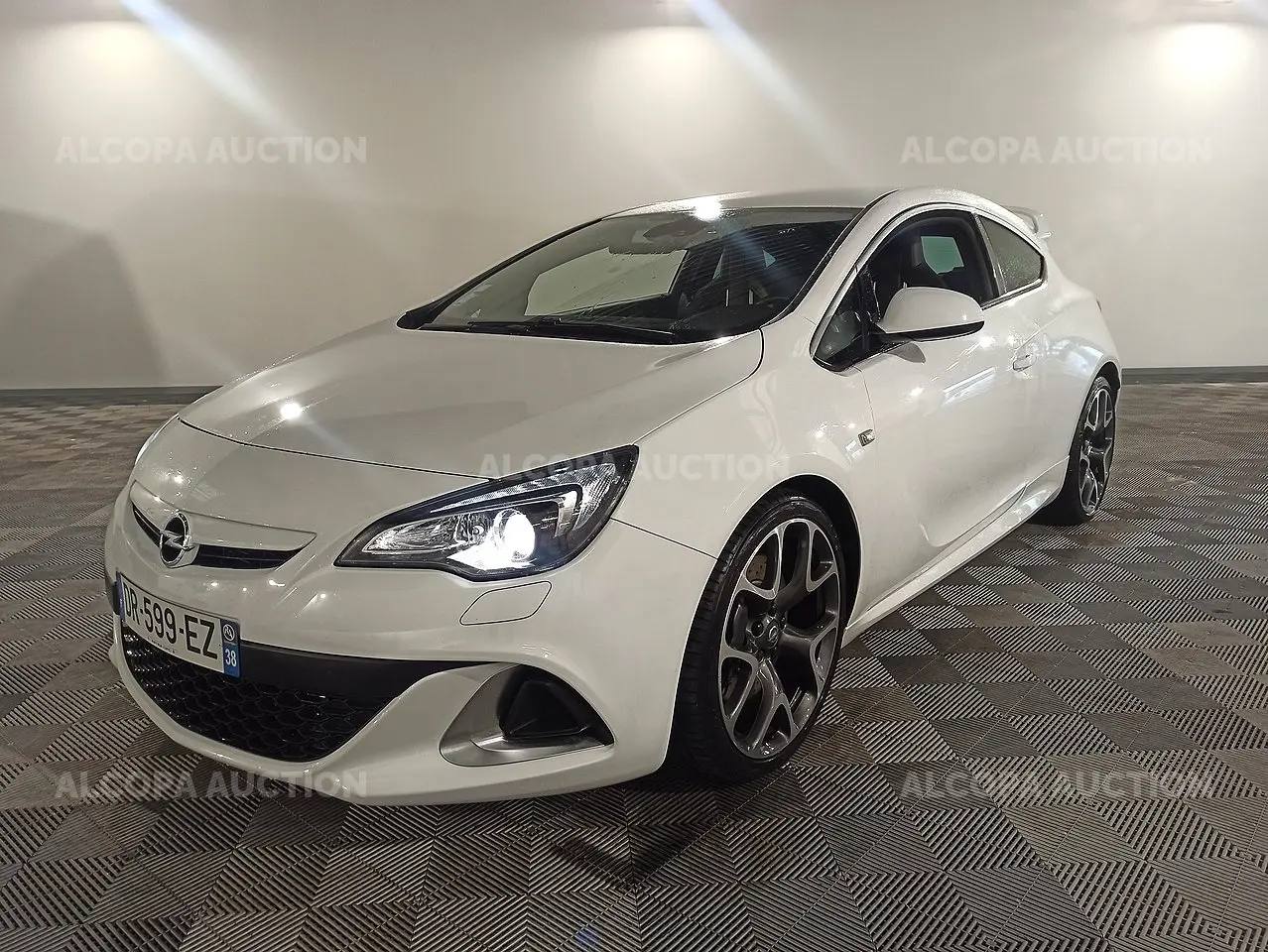 Opel Astra Astra GTC 2.0 Turbo Start&Stop OPC 2