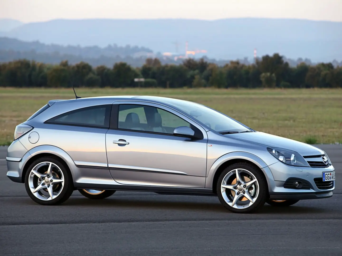 Opel Astra Astra GTC 2.2 16V Sport 6