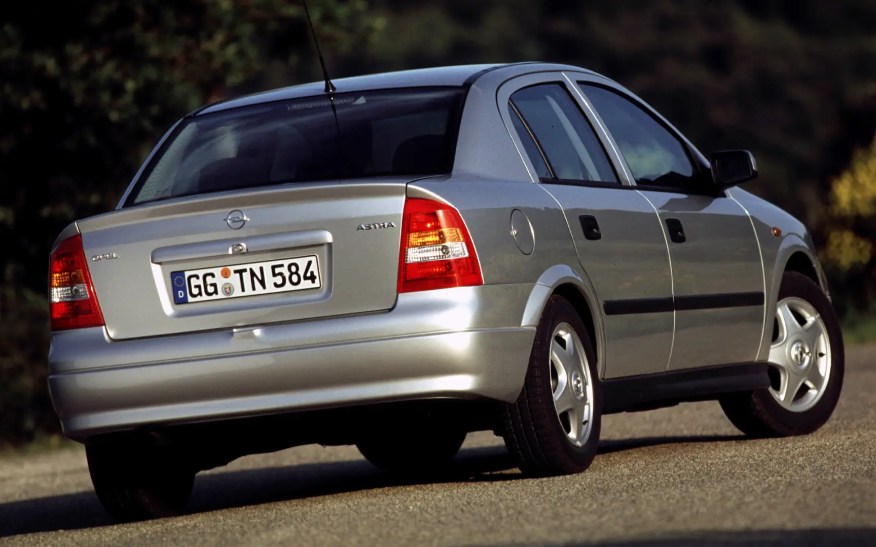 Opel Astra Astra Sedan 1.2 16V GL 7