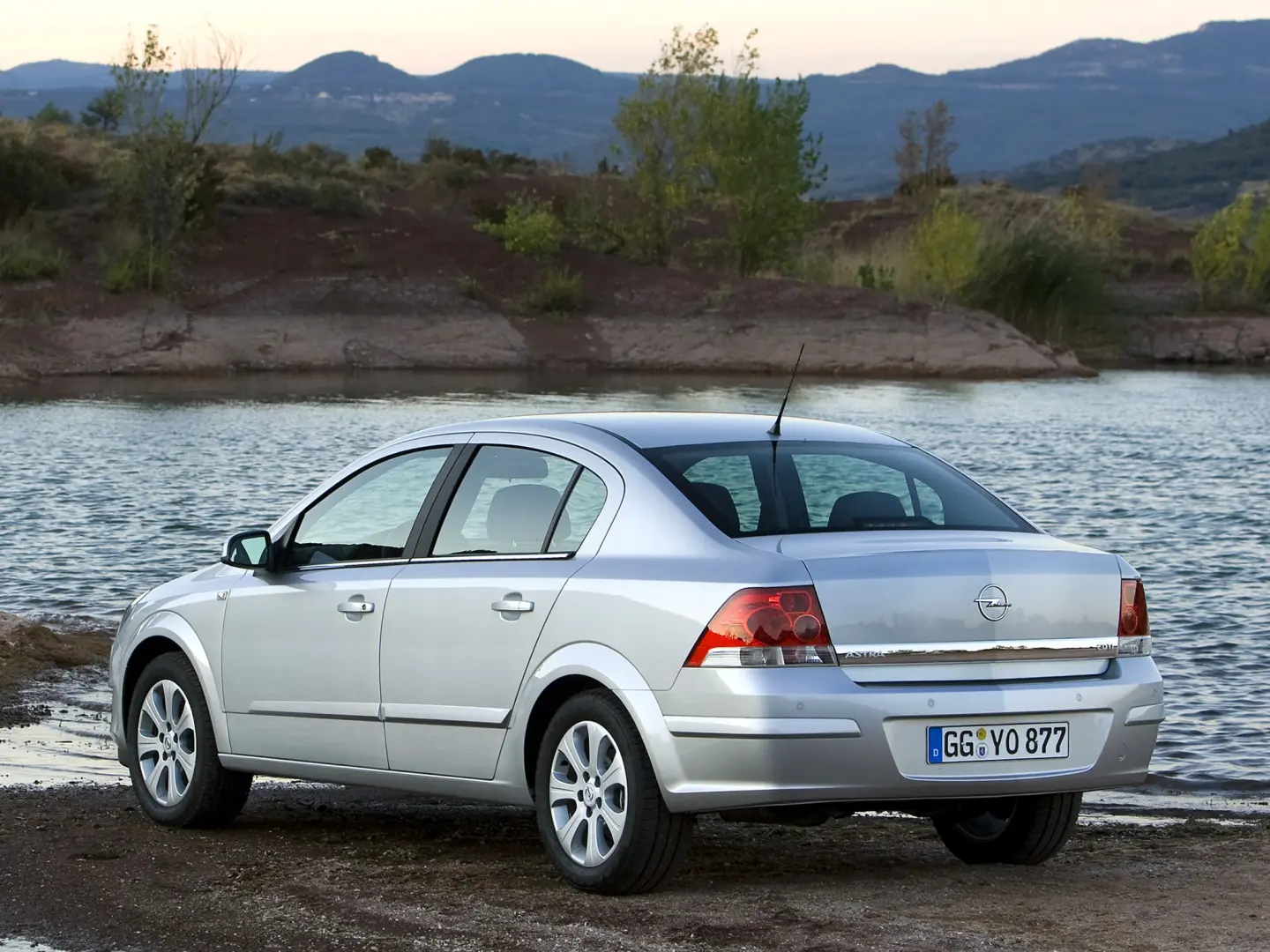 Opel Astra Astra Sedan 1.3 CDTI Essentia 7