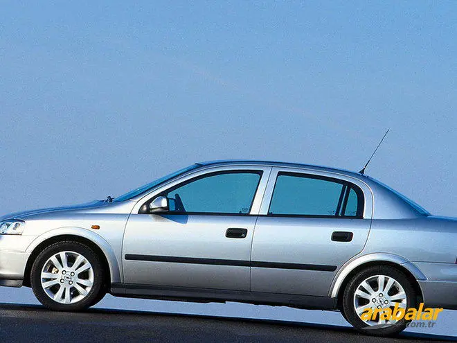 Opel Astra Astra Sedan 1.4 16V Club 5
