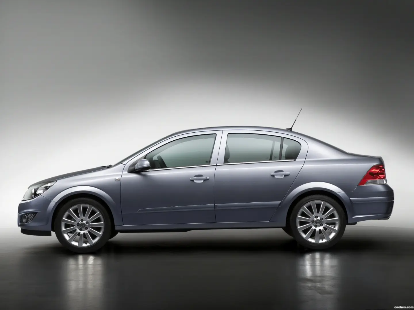 Opel Astra Astra Sedan 1.4 16V Club 3