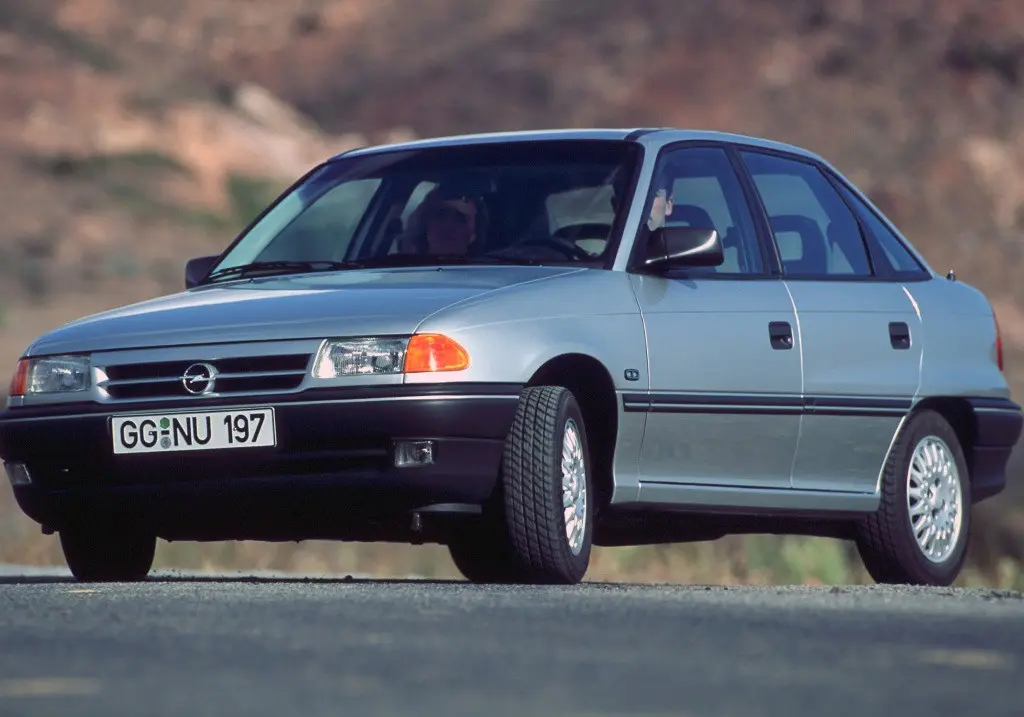 Opel Astra Astra Sedan 1.4 GL 7