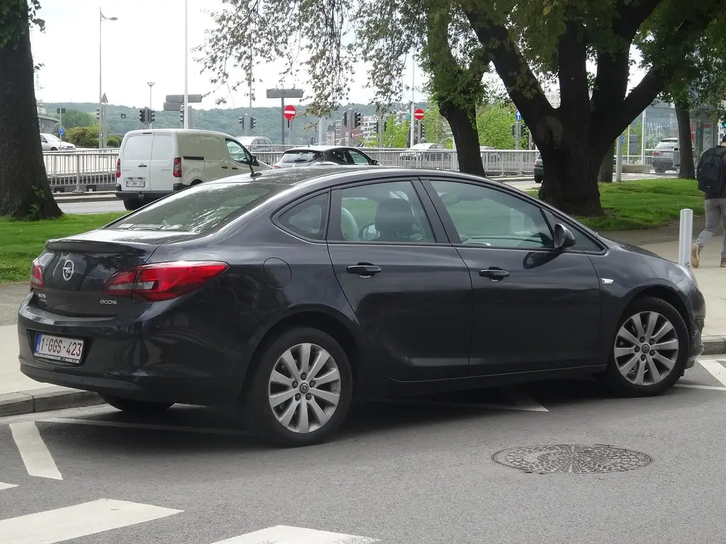 Opel Astra Astra Sedan 1.4 Turbo Business Active Select 7