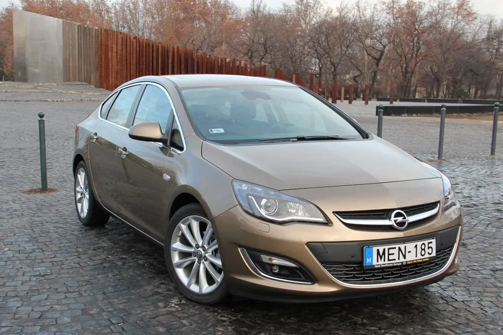 Opel Astra Astra Sedan 1.4 Turbo Cosmo 6
