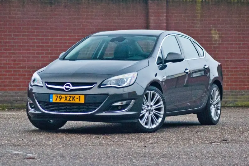 Opel Astra Astra Sedan 1.4 Turbo Cosmo Active Select 0