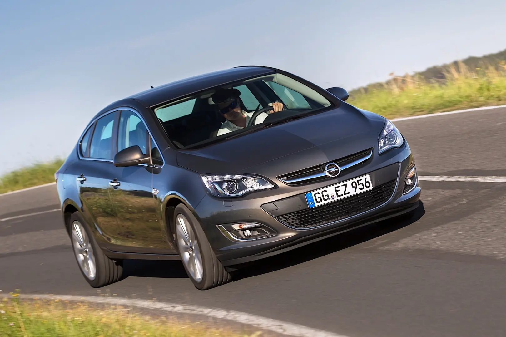 Opel Astra Astra Sedan 1.4 Turbo Cosmo Active Select 7