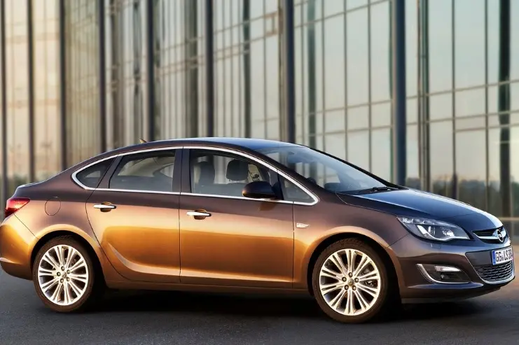 Opel Astra Astra Sedan 1.4 Turbo Edition Plus 2