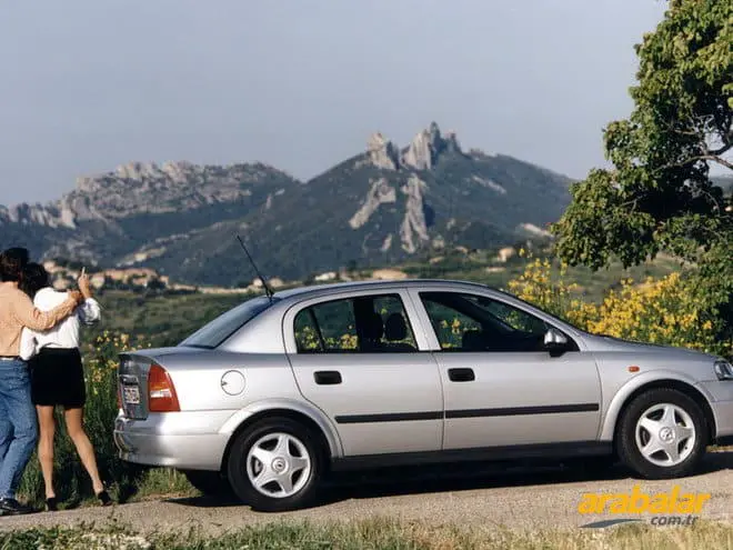 Opel Astra Astra Sedan 1.6 1