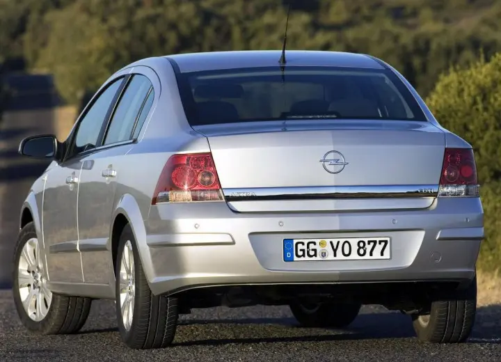 Opel Astra Astra Sedan 1.6 16V Comfort 1