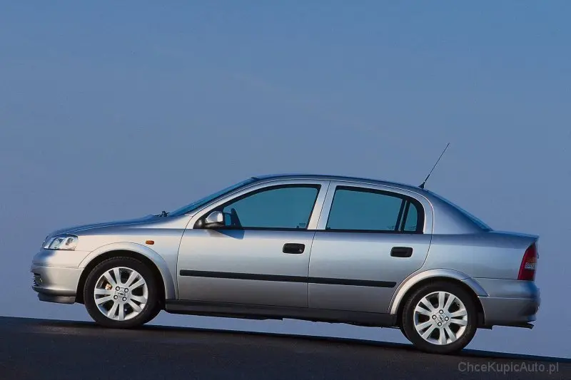 Opel Astra Astra Sedan 1.6 16V Comfort 5