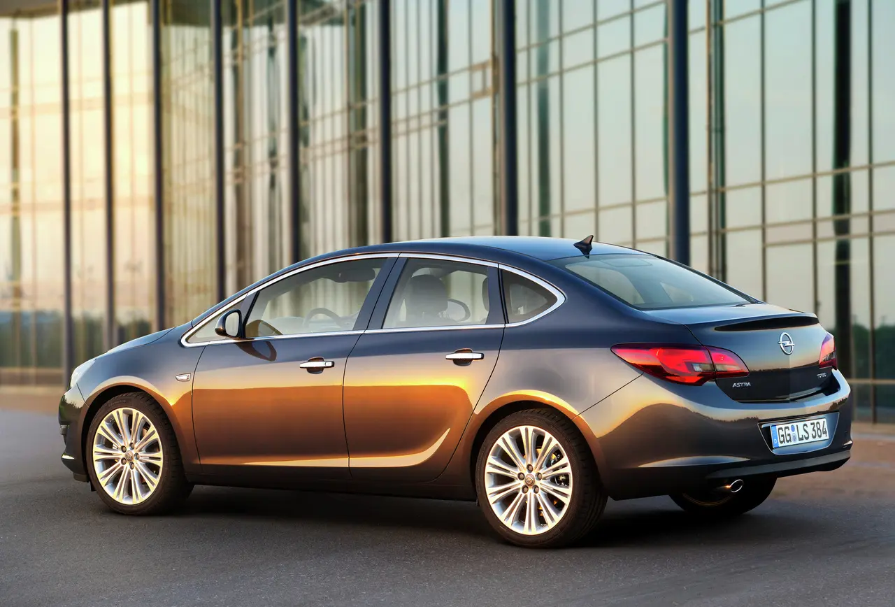 Opel Astra Astra Sedan 1.6 Business 4