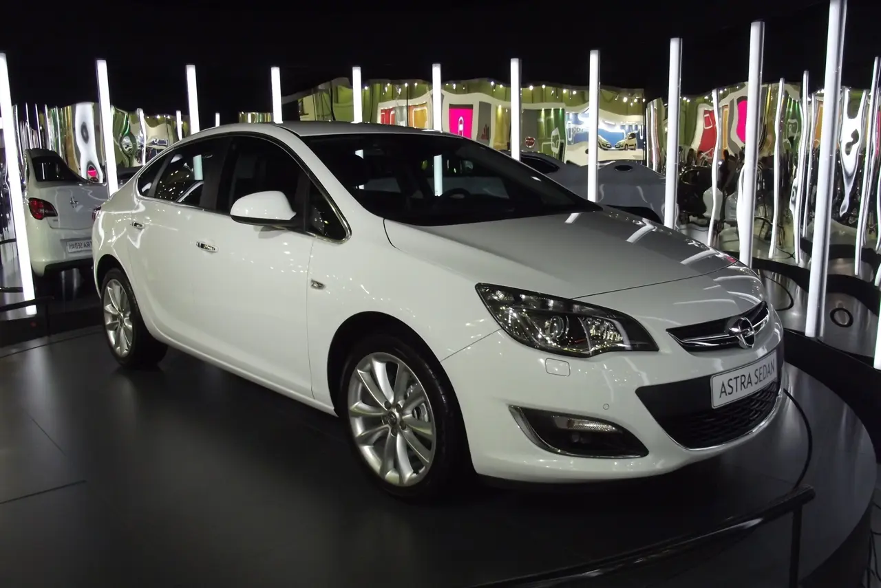 Opel Astra Astra Sedan 1.6 Business Active Select 3