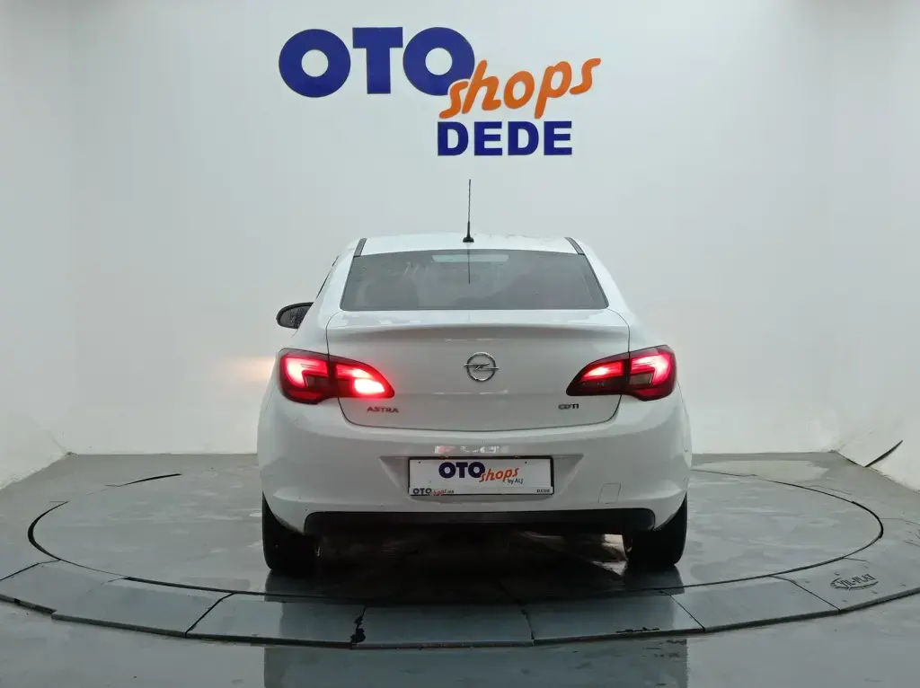 Opel Astra Astra Sedan 1.6 CDTI Start&Stop Design 3