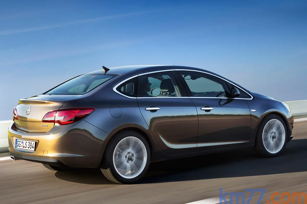 Opel Astra Astra Sedan 1.6 CDTI Start&Stop Dynamic 1