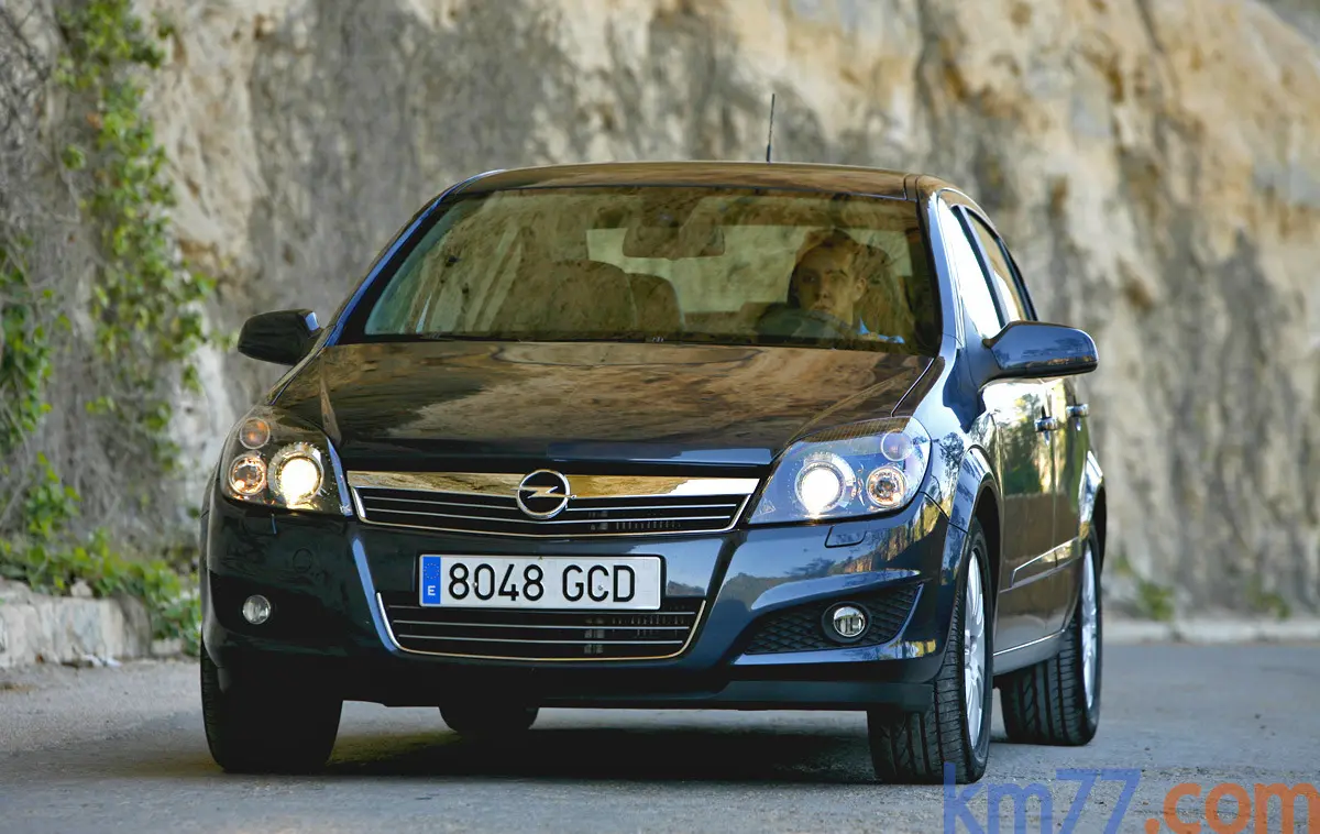 Opel Astra Astra Sedan 1.6 Cosmo 5