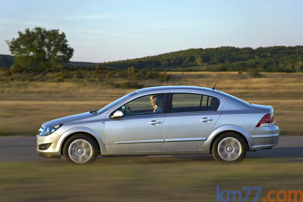 Opel Astra Astra Sedan 1.6 Cosmo 7