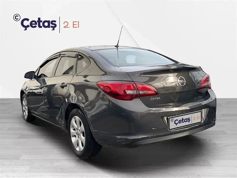 Opel Astra Astra Sedan 1.6 Edition Plus 3