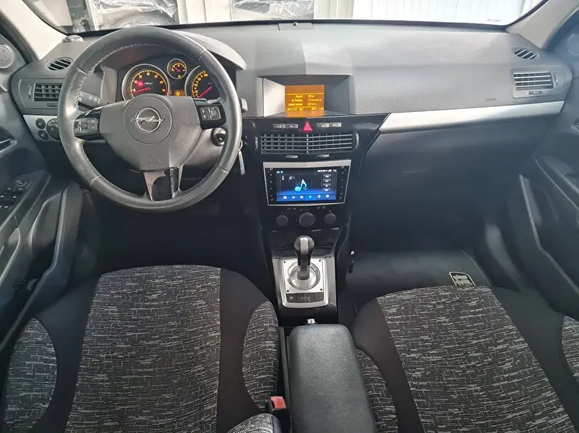 Opel Astra Astra Sedan 1.6 Enjoy 111 Easytronic 6