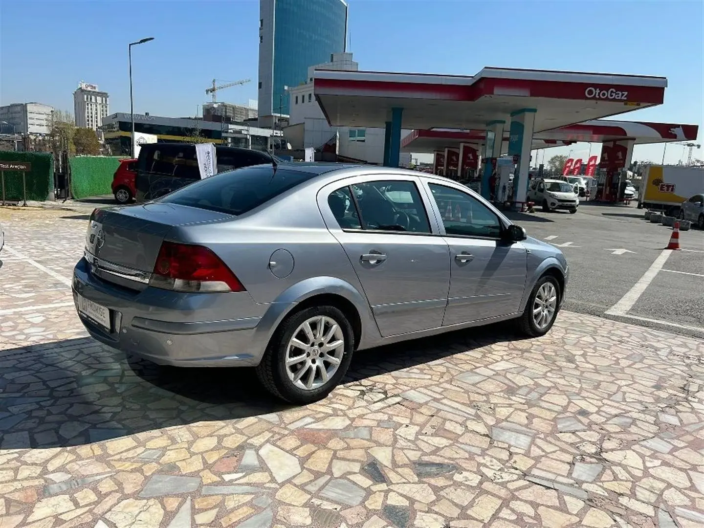Opel Astra Astra Sedan 1.6 Enjoy 5